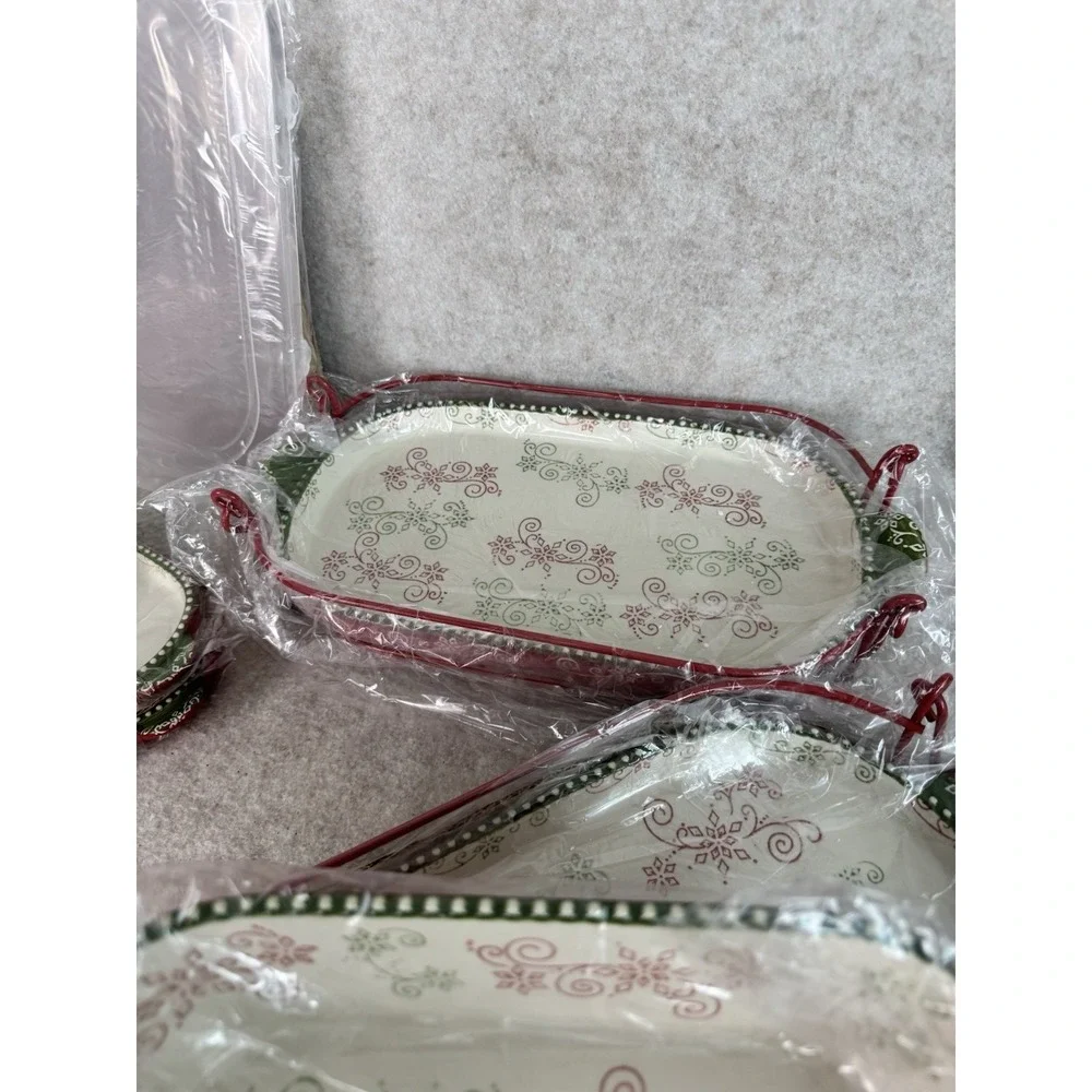 Snowflake‎ Temptation 24 Piece Baking Dish Set with Recipe Cards and Lids
